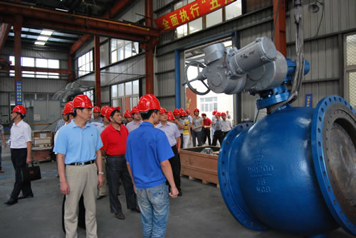 ڜyT(mn)a(chn)L(zhng)ͬAͤ(zhn)˴ϯ(yng)ͬ־ҕϺyT(mn)S(chng)܇(ch)g