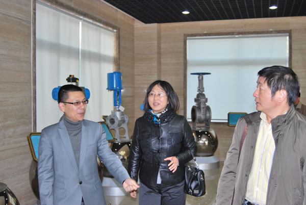 市、區衛生局領導在滬工集團視察工作