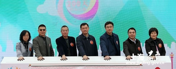 �Ϻ������y�T�S���F(tu��n)���ӡ��ۡ����� �С���ů�����½M��־Ը�߷���(w��)��ӣ��D1��