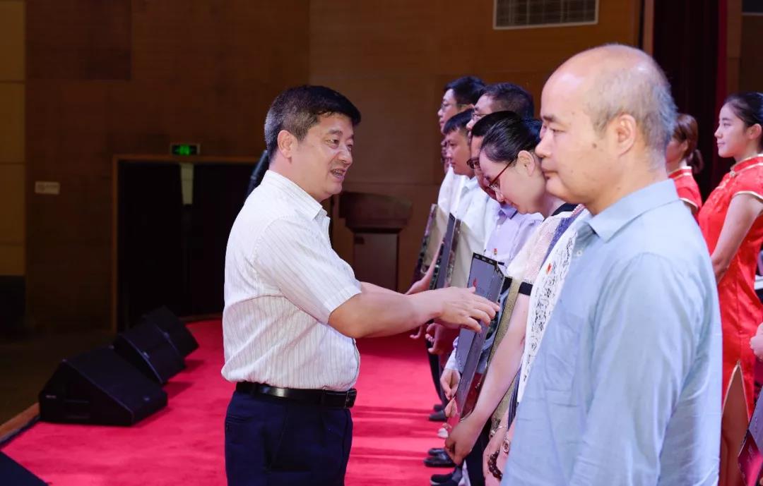 �ζ��^���½M���cף���h97�����ӣ��D2��