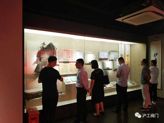 上海滬工閥門廠黨支部書記楊猛帶領(lǐng)公司黨員瞻仰中共四大紀(jì)念館(圖4)