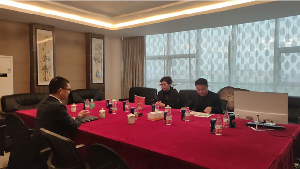 華亭鎮黨委書記何蓉走訪調研上海滬工閥門廠(圖2)